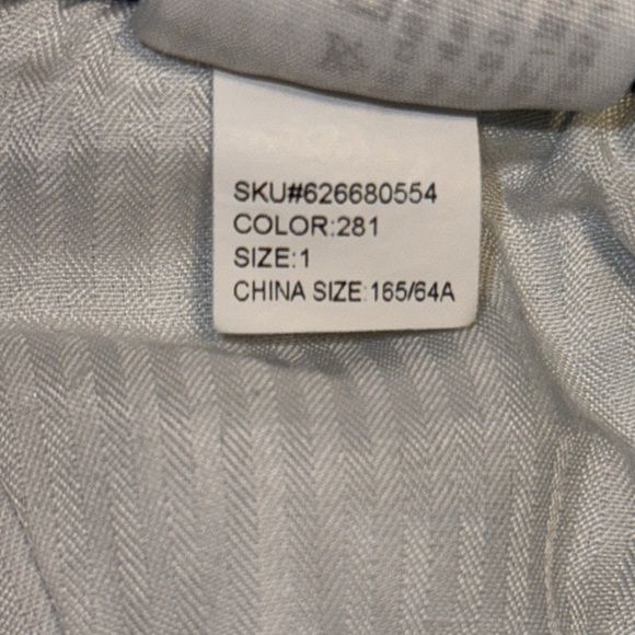 Hollister Distressed Denim High Rise Short-Short in Medium Indigo size 1 (25w) - Picture 11 of 16